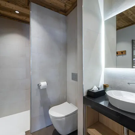 Appartamento 6 Avec Sauna Et Parking, à - Fr-1-562-62 *