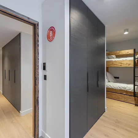 Apartamento 6 Avec Sauna Et Parking, à - Fr-1-562-62 *