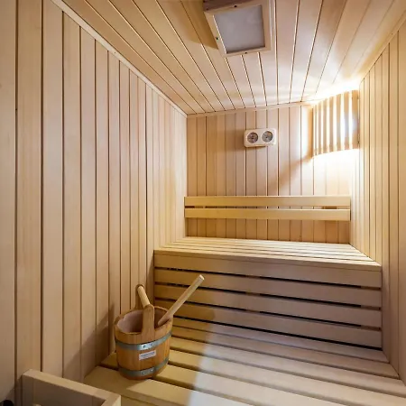 Apartamento 6 Avec Sauna Et Parking, à - Fr-1-562-62